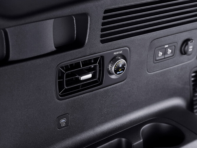 3rd row air conditioning system